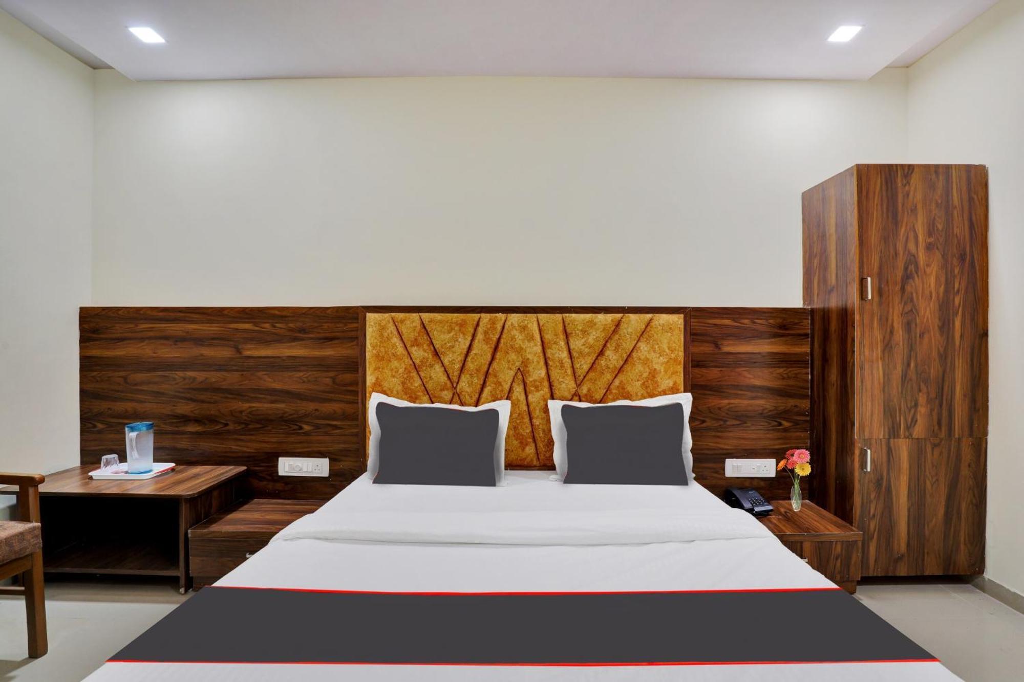 Hotel O Neelkamal Ahmedabad Exterior photo